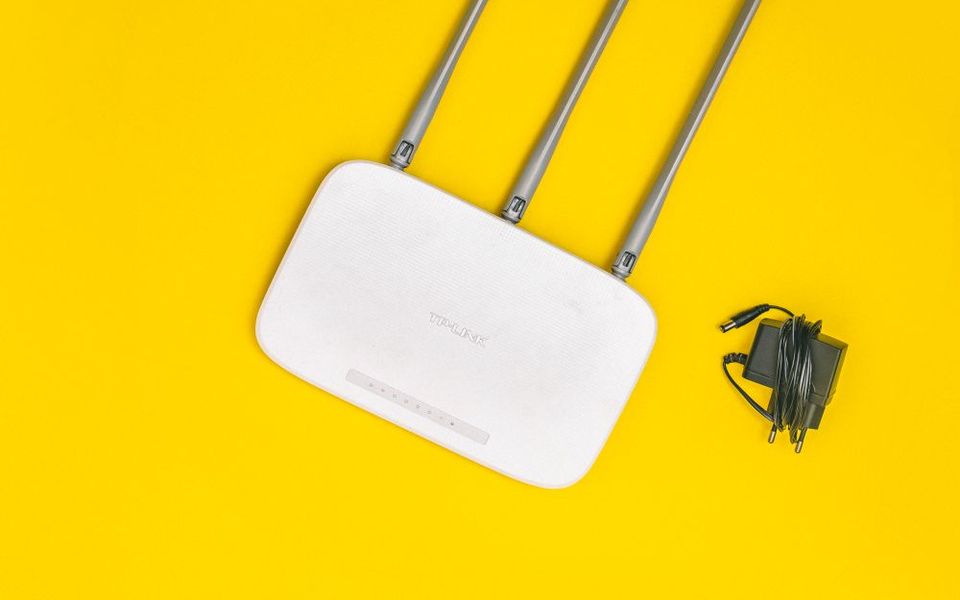 Wi-Fi router with antennas